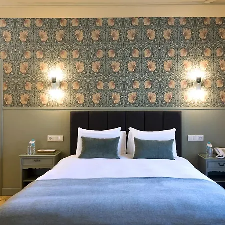 York House 4*