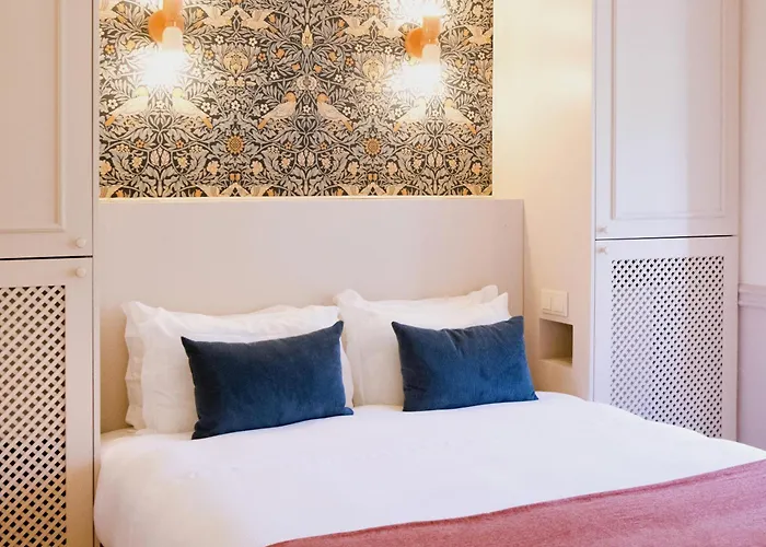 York House 4*
