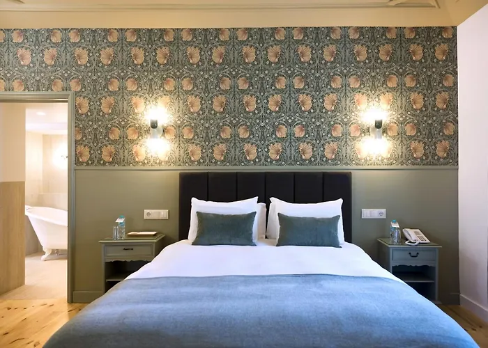 York House 4*