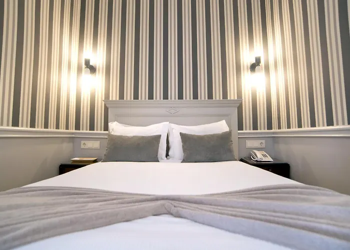 York House Hotell 4*