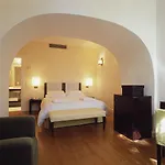 York House 4*