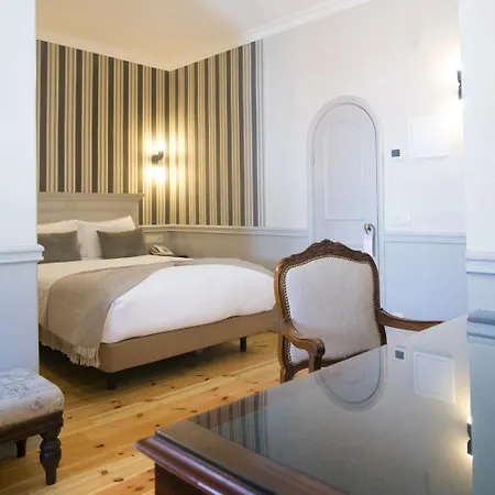 Отель York House