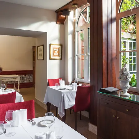 York House 4*