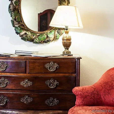 York House Hotell 4*