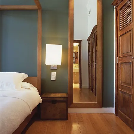 York House 4*