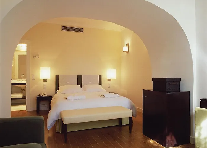 York House 4*